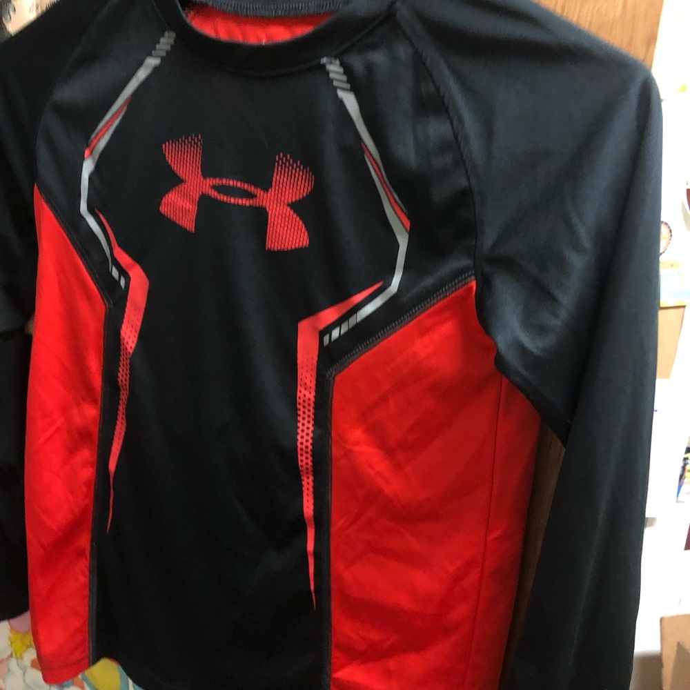 Boys under armor dry fit long sleeve,sz7